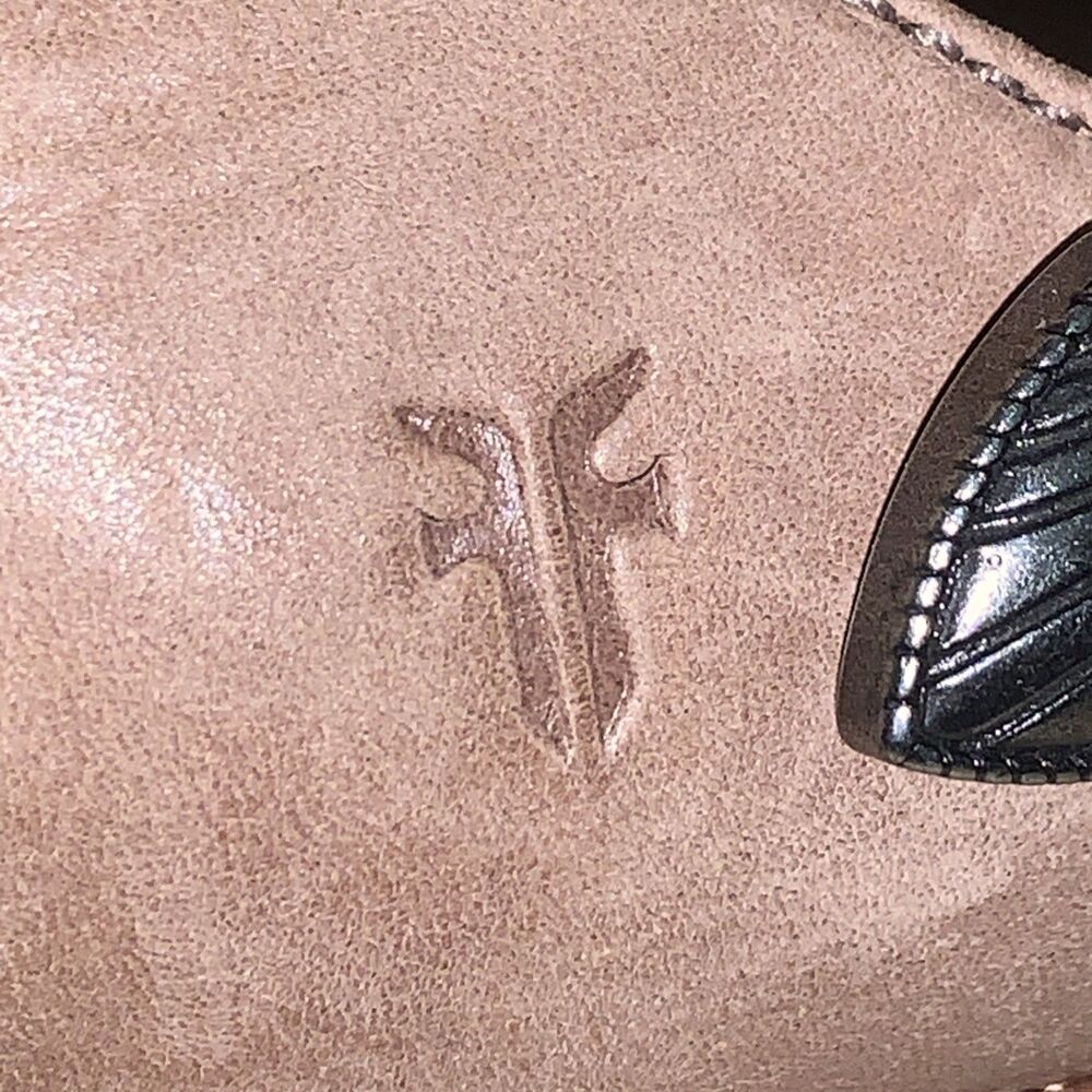 Frye Brielle Western Back-Zip Ankle Strap Beige Suede Studded Heels Women’s 8M - Picture 11 of 16